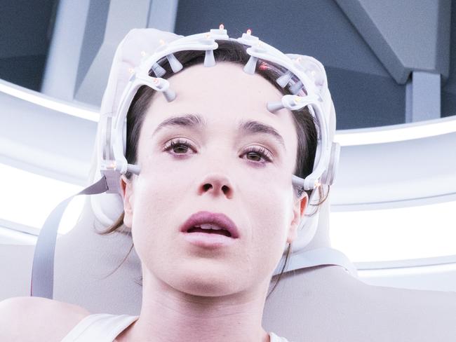 Courtney (Ellen Page) flatlines in a scene from Columbia Pictures' film FLATLINERS (2017 version).