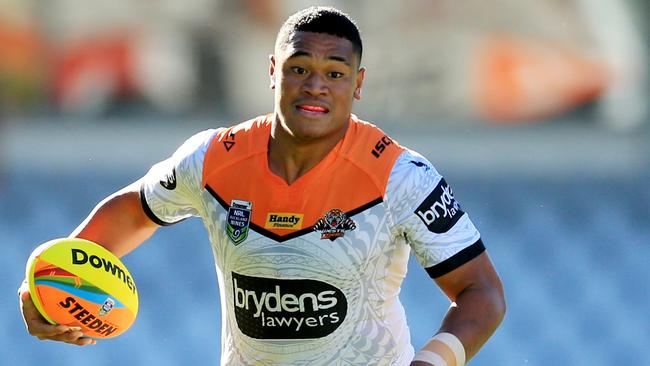 Moses Suli playing for Wests Tigers at the 2017 Auckland Nines. Photo: Mark Evans