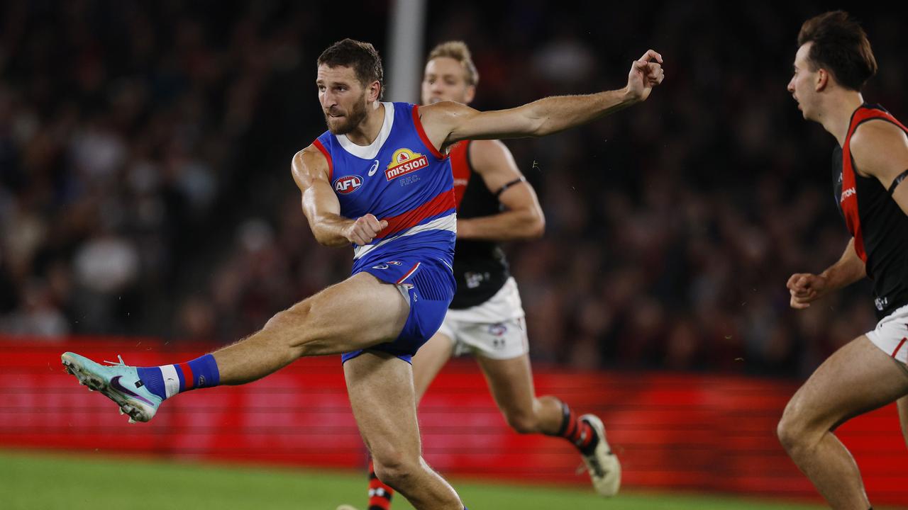 Bulldog Marcus Bontempelli during the 3rd qtr. Pic: Michael Klein