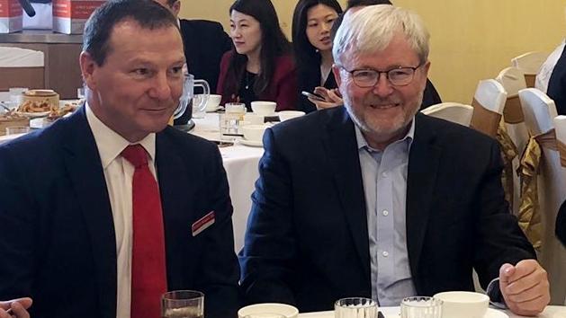 Mr Rudd with Moreton candidate Graham Perrett.