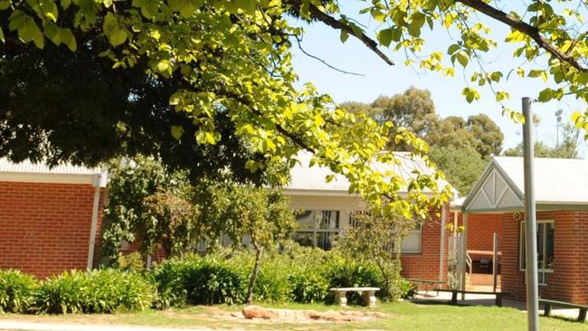 Strathfieldsaye Primary School, Greater Bendigo, will hold a reunion for all past students to celebrate its 150th anniversary.