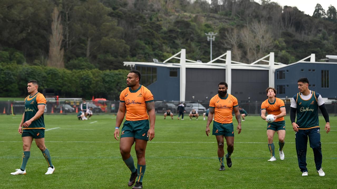 Samu Kerevi and Wallabies teammates during the captain's run in Dunedin. Picture: Joe Allison/Getty Images