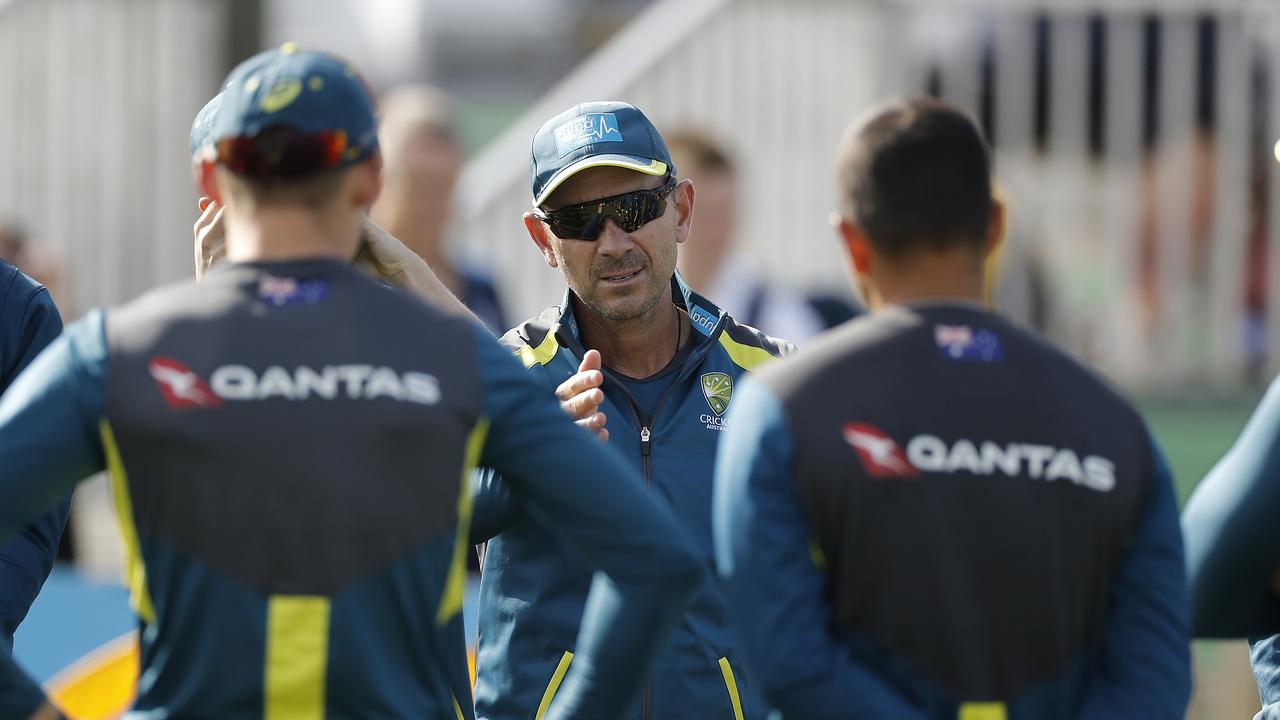 Justin Langer wasn’t sure whether to “cry his eyes out” or “smash his hotel room” after the third Test.