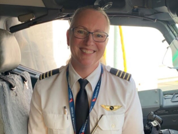 Qantas pilot Joanne Mein was on the plane that returned to its hangar at Essendon Airport.