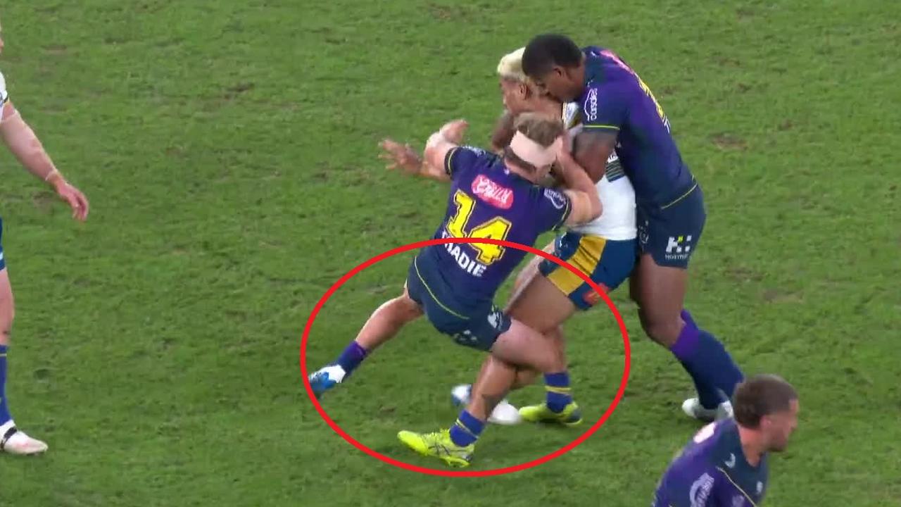 Harry Grant uses his legs to bring down Makatoa