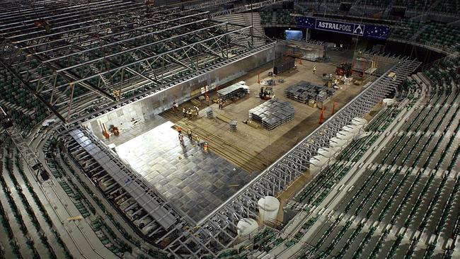 A pool is put into place in Rod Laver Arena for the 2007 FINA World Championships.