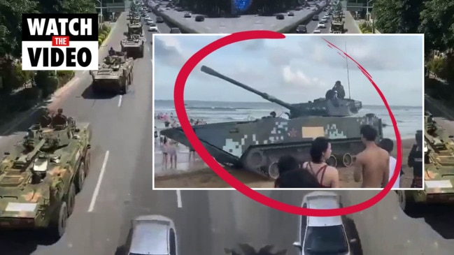 Chilling footage: China sends tank convoys to Taiwan's doorstep over US visit