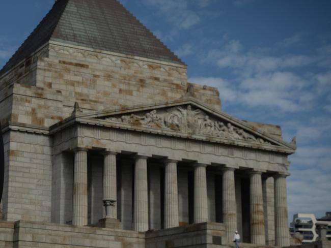 Kevin Sheedy with Chief Petty Officer Bosun, Luke Chapman at the Shrine of Remembrance in Melbourne. Picture: Tony Gough