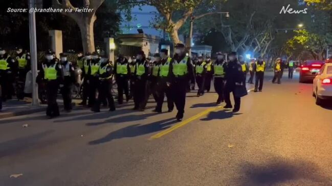 China’s police presence dramatically increases as anti-lockdown protests continue