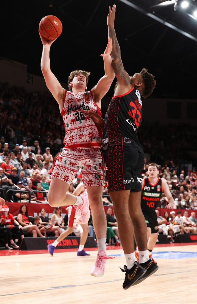 Lachlan Olbrich of the Hawks drives to the basket. Picture: Jason McCawley/Getty Images.