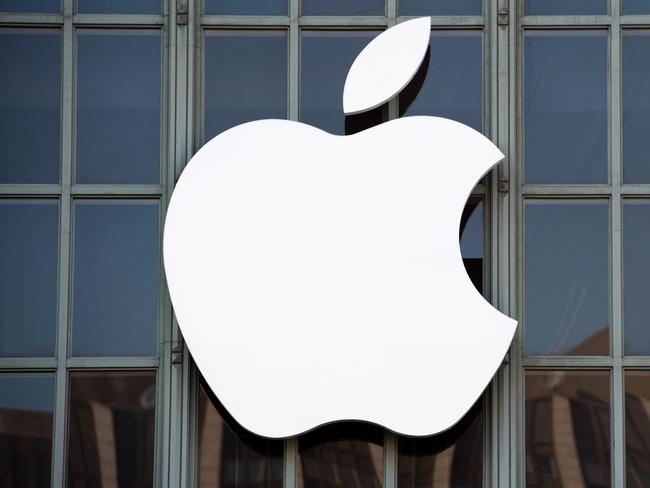 (FILES) This file photo taken on September 07, 2016 shows  The Apple logo is seen on the outside of Bill Graham Civic Auditorium before the start of an event in San Francisco, California on September 7, 2016. Strong Apple earnings boosted Wall Street stocks early February 1, 2017 ahead of an afternoon monetary policy announcement by the US Federal Reserve. Apple surged 5.0 percent after reporting record revenues of $78.4 billion in the first quarter due to its highest-ever volume of iPhone sales at 78.3 million.  / AFP PHOTO / Josh Edelson