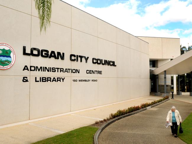 3logan central MP196392  Logan City Council building.