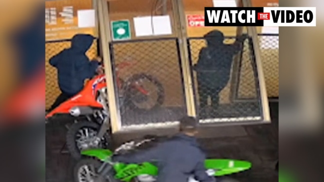 CCTV of gang of thieves stealing motorbikes at Gepps Cross (7NEWS)