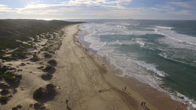 Lighthouse 2 Skillion walk raises $50,000 for charity | Daily Telegraph