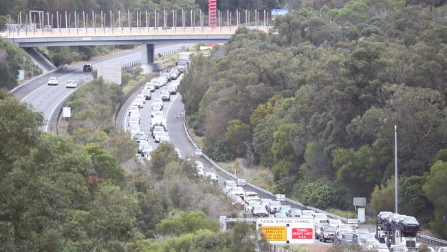 Traffic at the border crossing from NSW on the last day of school holidays. Picture: Jason O'Brien.