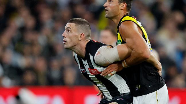 MELBOURNE, AUSTRALIA - MARCH 31: Darcy Cameron of the Magpies and Toby Nankervis of the Tigers compete in a ruck contest during the 2023 AFL Round 03 match between the Collingwood Magpies and the Richmond Tigers at the Melbourne Cricket Ground on March 31, 2023 in Melbourne, Australia. (Photo by Dylan Burns/AFL Photos via Getty Images)