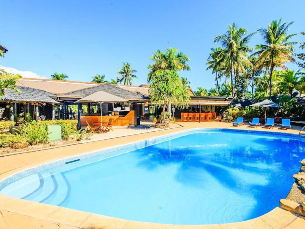 The two crew members were allegedly attacked while walking down the street by young men aged “18 or 19” after spending time at Tanoa Hotel Nadi (pictured).