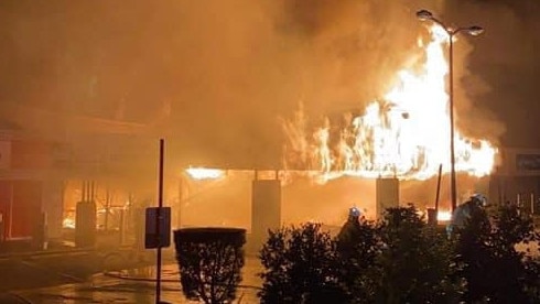 The fire at the Windaroo Shopping Centre. Picture: Nik Drake