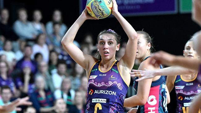 BRISBANE, AUSTRALIA - JUNE 04: Leesa Mi Mi of the Firebirds looks to pass during the round 12 Super Netball match between Queensland Firebirds and Melbourne Vixens at Nissan Arena, on June 04, 2023, in Brisbane, Australia. (Photo by Bradley Kanaris/Getty Images)
