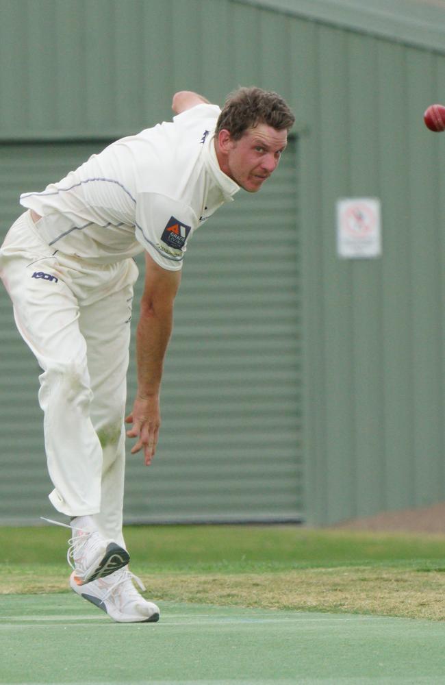 Adam Gailitis bowls for Old Peninsula. Picture: Valeriu Campan