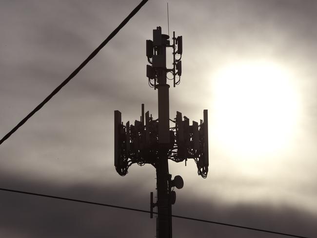 MELBOURNE, AUSTRALIA - NewsWire Photos MAY 25, 2022: Generic telecommunications images. A mobile phone tower in Melbourne. Picture: NCA NewsWire / Andrew Henshaw