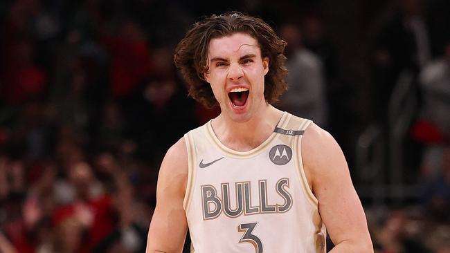 CHICAGO, ILLINOIS - DECEMBER 28: Josh Giddey #3 of the Chicago Bulls celebrates a basket against the Milwaukee Bucks during the second half at the United Center on December 28, 2024 in Chicago, Illinois. NOTE TO USER: User expressly acknowledges and agrees that, by downloading and or using this photograph, User is consenting to the terms and conditions of the Getty Images License Agreement.   Michael Reaves/Getty Images/AFP (Photo by Michael Reaves / GETTY IMAGES NORTH AMERICA / Getty Images via AFP)