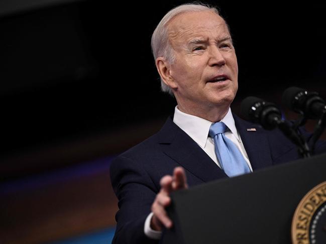 US President Joe Biden delivers remarks on protecting consumers when there are flight delays or cancellations in Washington, DC, on May 8, 2023. (Photo by Brendan SMIALOWSKI / AFP)