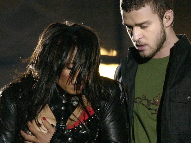 Wardrobe malfunction ... Janet Jackson (l) covers her breast after her outfit came undone during the half time performance with Justin Timberlake at Super Bowl XXXVIII in 2004.  Picture:  Supplied