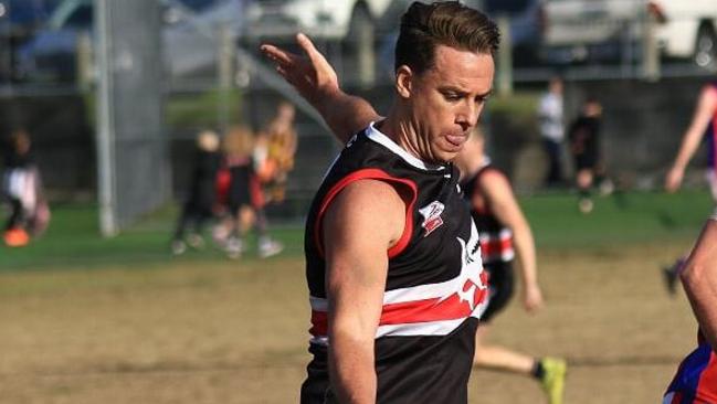 Park Orchards recruit Jarrod Wright gets a kick away. Picture: Davis Harrigan