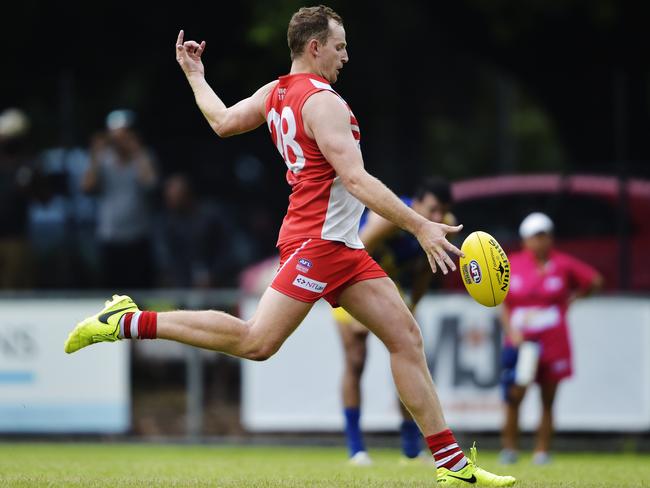 Waratah’s Michael Newton kicked a whopping 10 goals against Tiwi. Picture: Keri Megelus