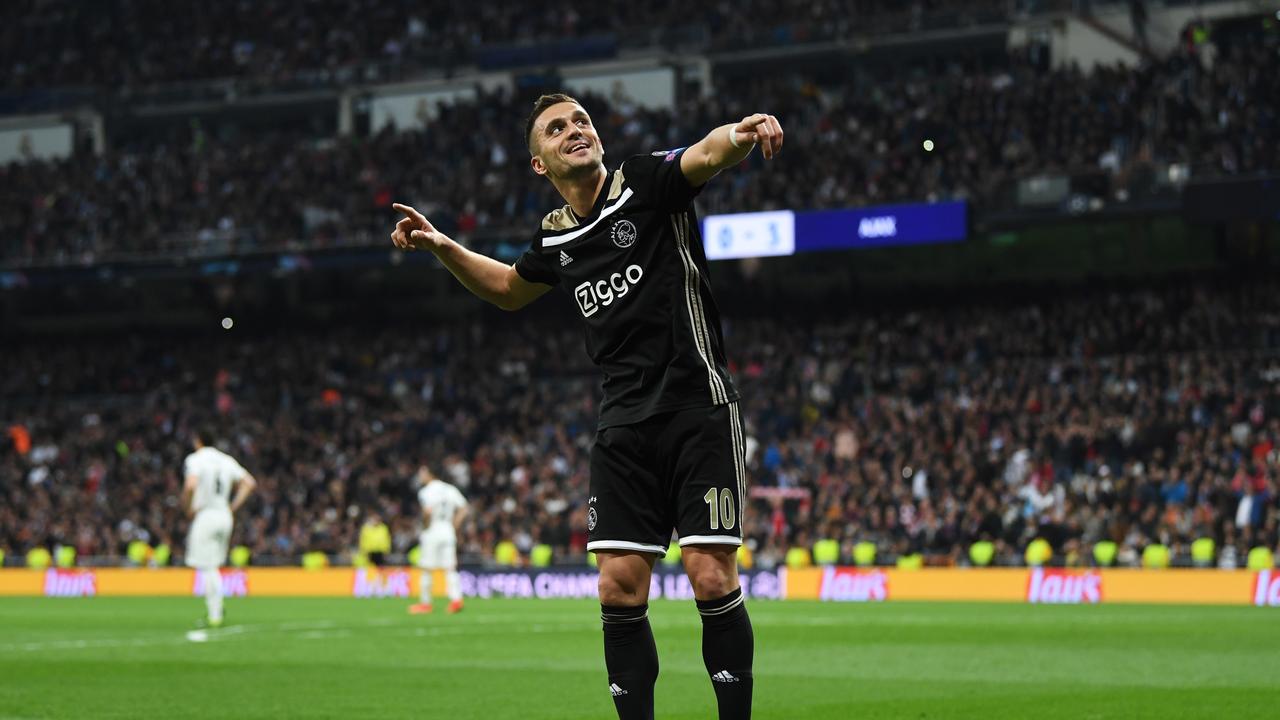 Madrid, Spain. 5th Mar, 2019. Soccer Real Madrid v AFC Ajax Champions  League 2018-2019 Hakim Ziyech of Ajax scores Dusan Tadic of Ajax, Hakim  Ziyech of Ajax Credit: Orange Pictures vof/Alamy Live