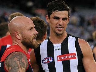 Magpies cling to finals hopes