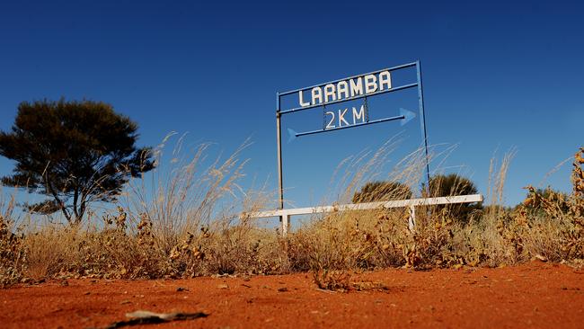 Residents of the remote Central Australian community of Laramba are suing the Territory Government over uranium levels in their water supply.