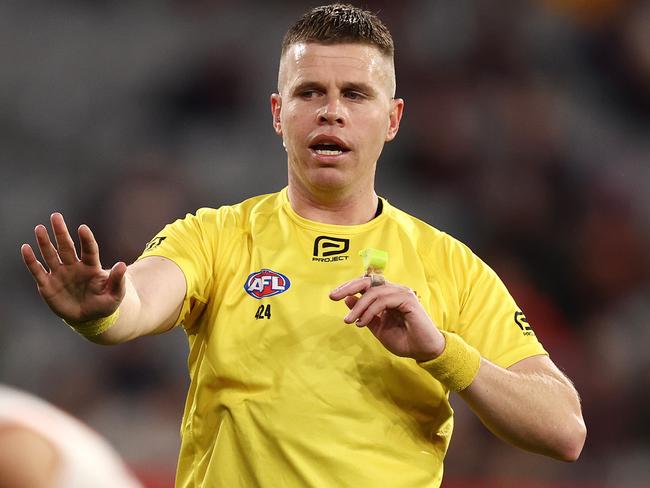 MELBOURNE. 04/06/2022..  AFL Round 12.  Melbourne vs Sydney Swans at the MCG.   Field umpire Nick Foot    . Photo by Michael Klein