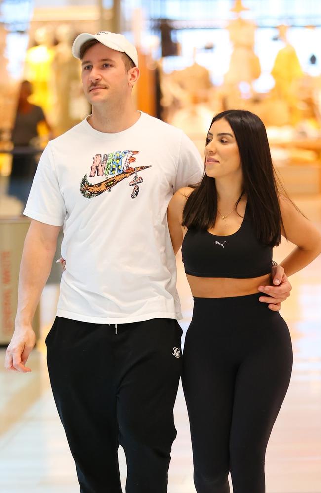 Mafs Pair Daniel Holmes And Carolina Santos Confirm Theyre Back On With Pda Au 