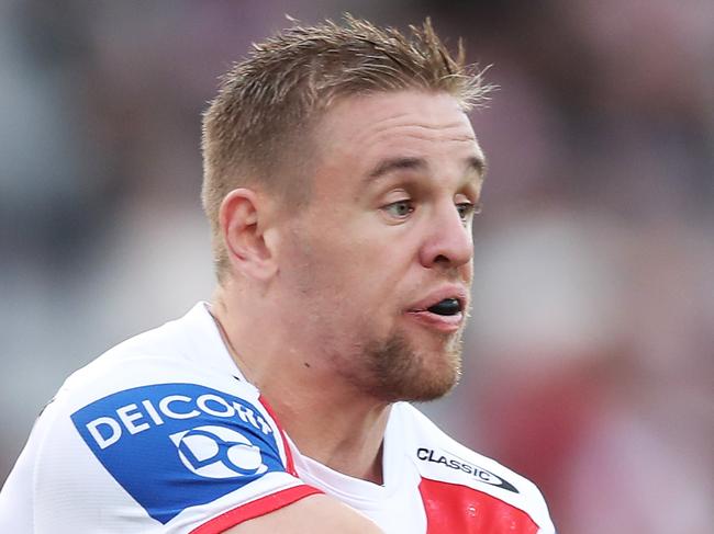 WOLLONGONG, AUSTRALIA - MAY 02:  Matt Dufty of the Dragons passes during the round eight NRL match between the St George Illawarra Dragons and the Wests Tigers at WIN Stadium, on May 02, 2021, in Wollongong, Australia. (Photo by Matt King/Getty Images)