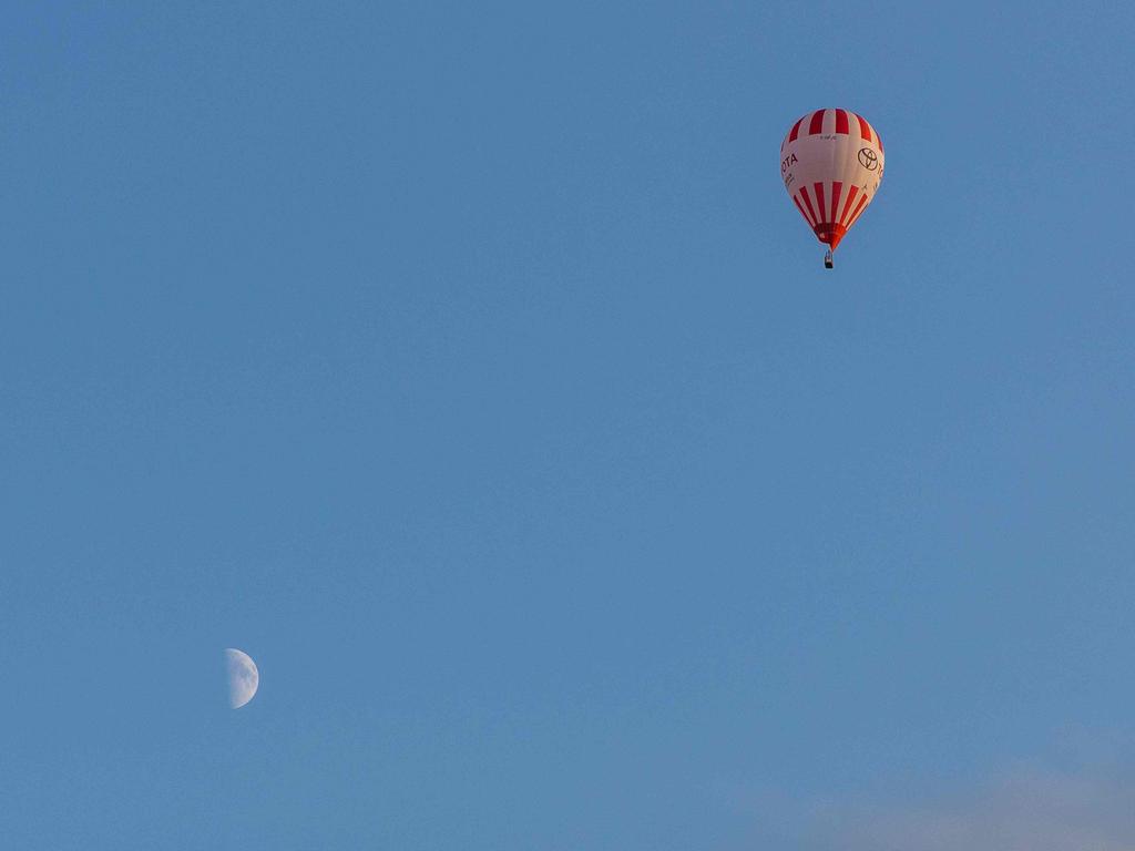 Hot Air Balloon Collision In Alice Springs | The Advertiser