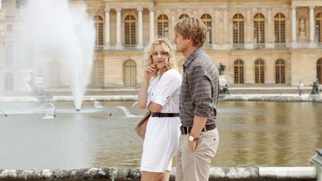 Midnight In Paris is the last great work of Woody Allen.