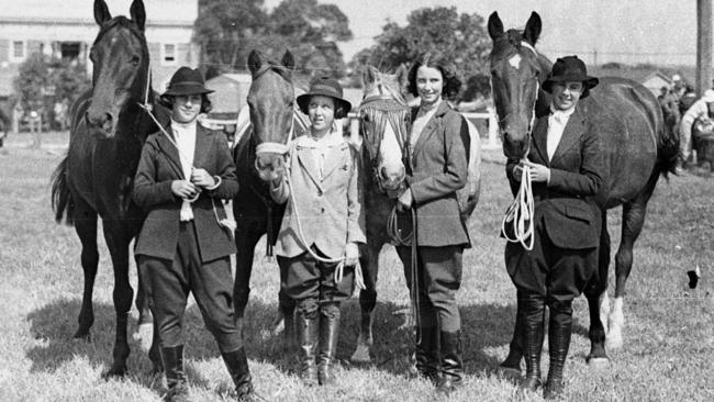 Equestrian contestants at the 1935 Brookvale Show. Courtesy State Library of NSW