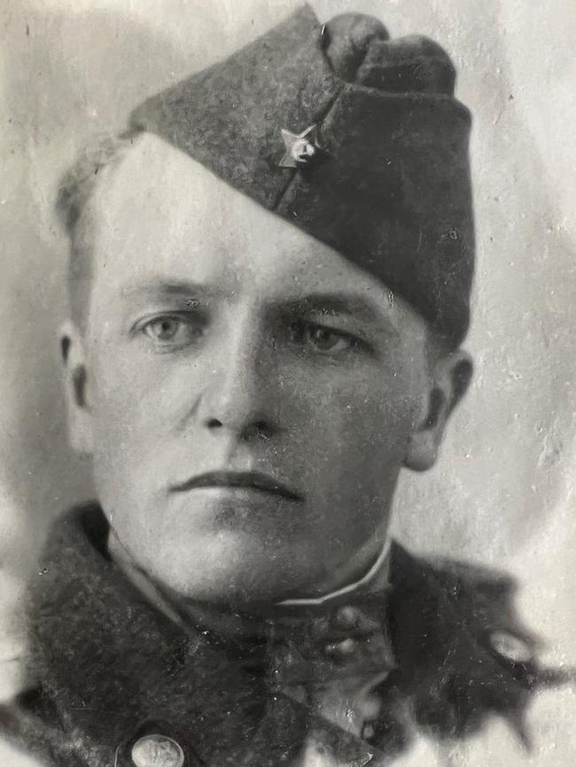 Venglovsky joined the Soviet army in 1944 and has fond memories of his service.