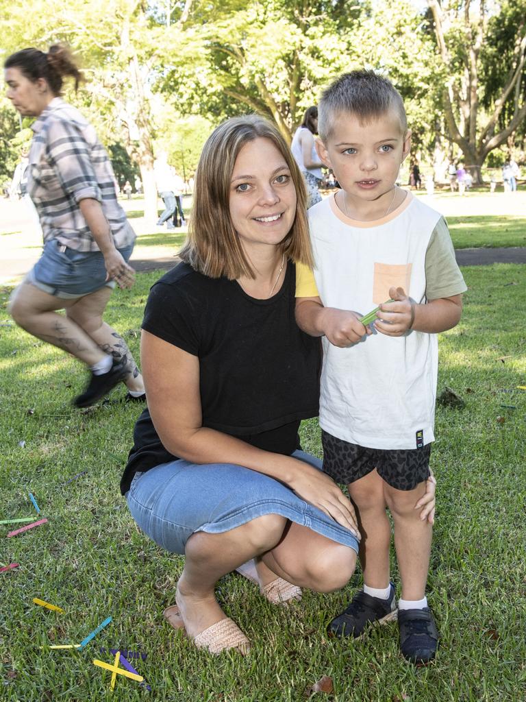 Jessica and Maverick Lait. RE/MAX Success Egg hunt in Queens Park. Sunday, April 2, 2023. Picture: Nev Madsen.