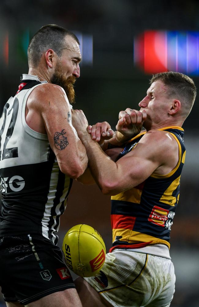 Charlie Dixon wrestles with Rory Laird during the Showdown. Picture: Mark Brake/Getty Images.