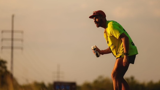 Sean Bell completed a record run around Australia.