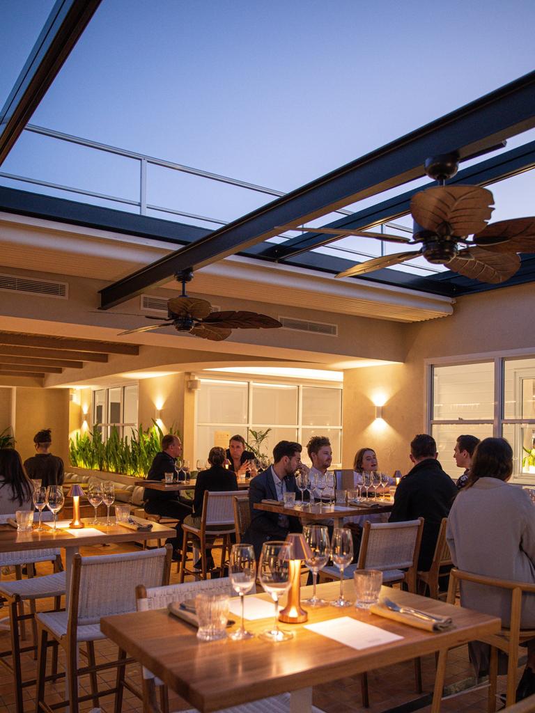 Rooftop restaurant Melrose in Bulimba in the evening.