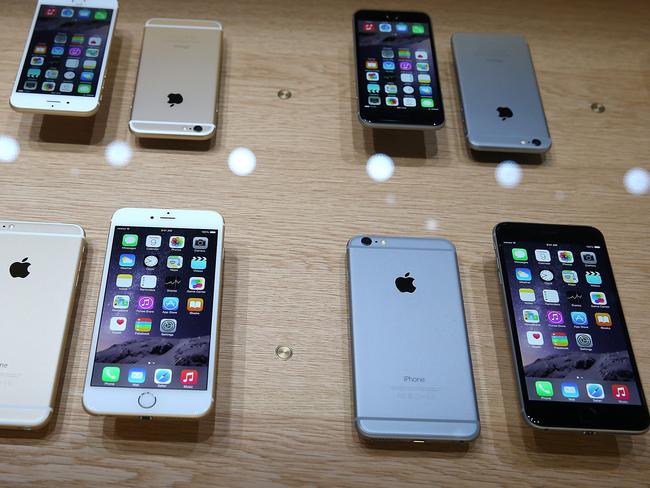 CUPERTINO, CA - SEPTEMBER 09: The new iPhone 6 is displayed during an Apple special event at the Flint Center for the Performing Arts on September 9, 2014 in Cupertino, California. Apple unveiled the Apple Watch wearable tech and two new iPhones, the iPhone 6 and iPhone 6 Plus. Justin Sullivan/Getty Images/AFP == FOR NEWSPAPERS, INTERNET, TELCOS & TELEVISION USE ONLY ==