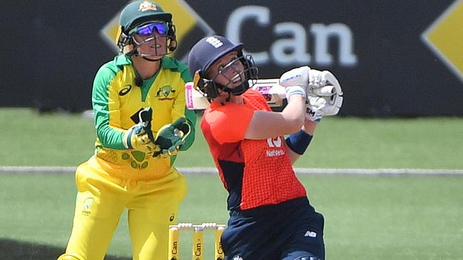 England captain Heather Knight top scored with 78 off 45 deliveries and hit the winning super over runs.