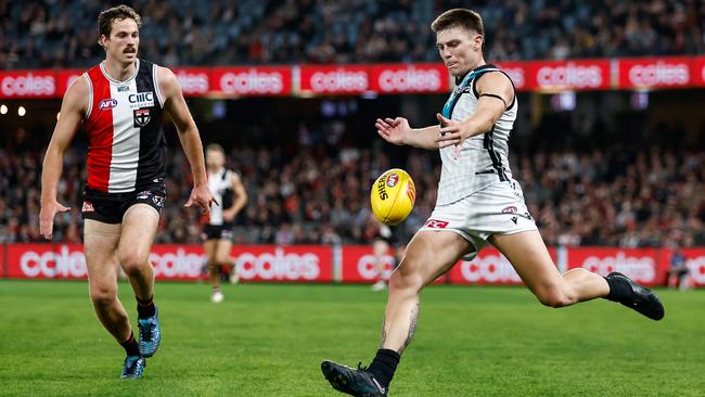 Dylan Williams in action against the Saints on Friday night. Picture: Dylan Burns/AFL Photos