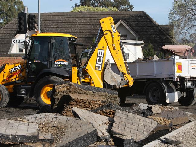 Fullarton Rd reopens! Well, sort of