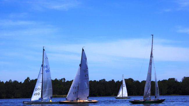 Racing on Chipping Norton Lake.