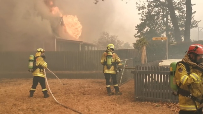 Bushfires rage through Balmoral